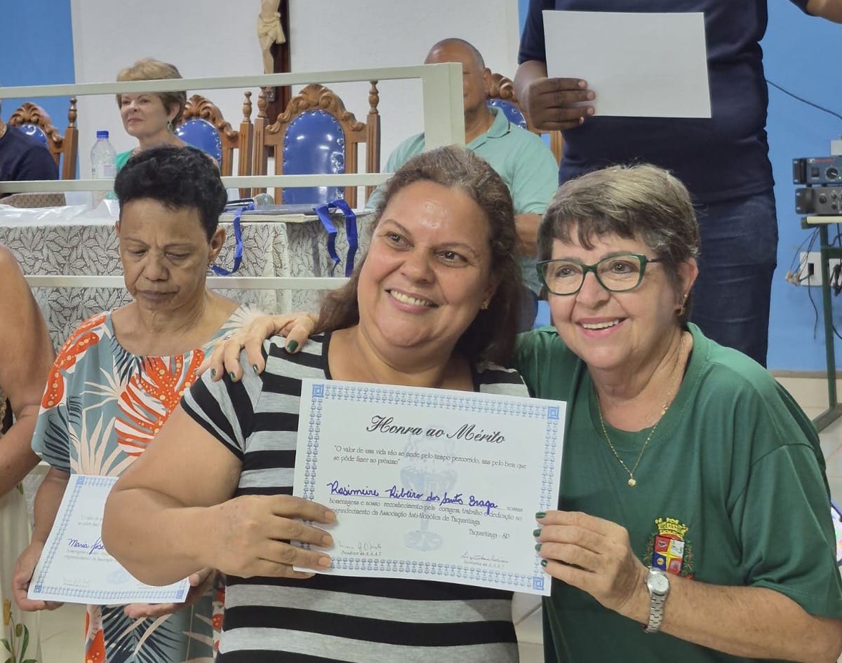 Foto da premiação e comemoração dos 44 anos da AAAT 24 de 36