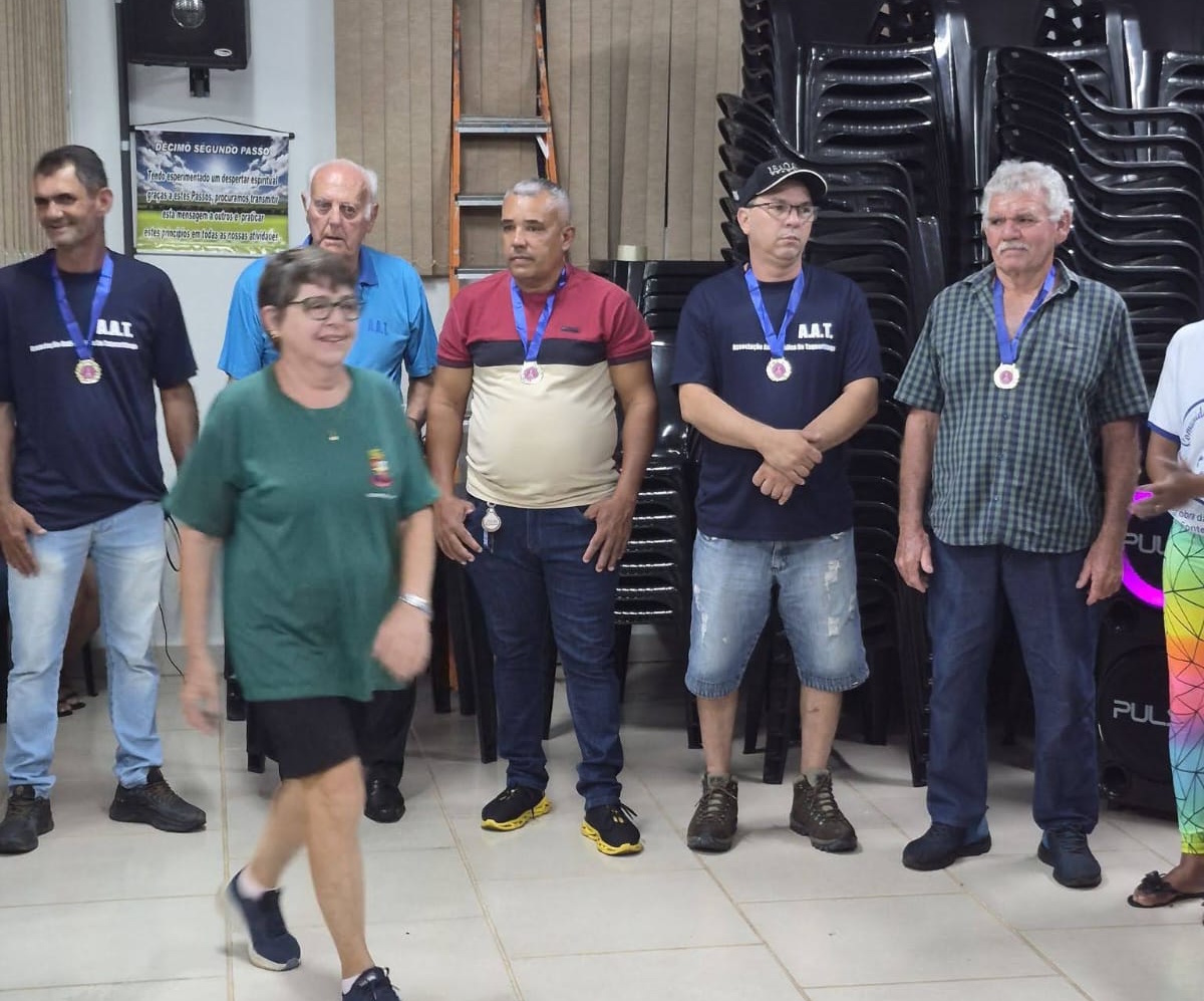 Foto da premiação e comemoração dos 44 anos da AAAT 33 de 36